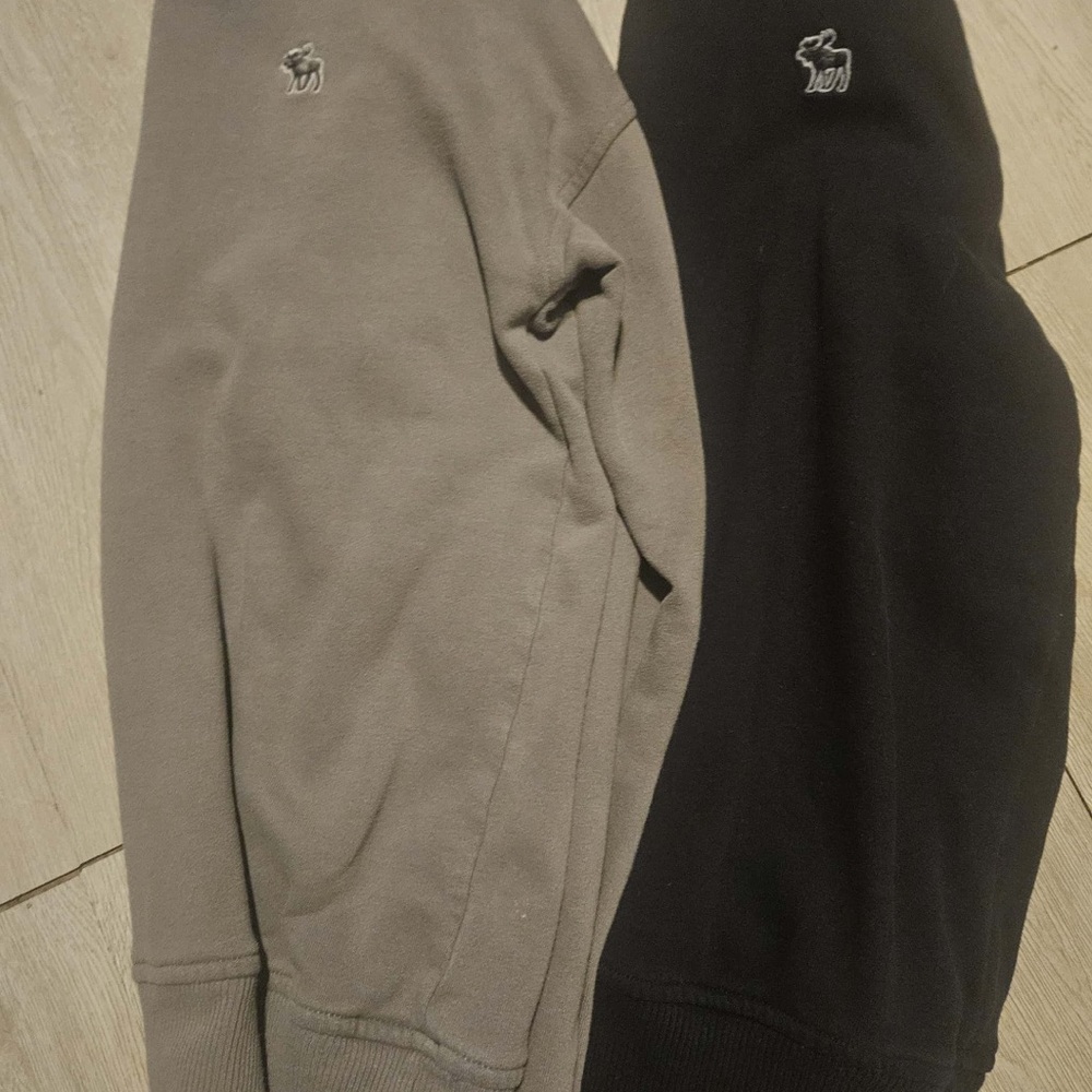 Abercrombie & Fitch Sweatshirts in Black and Tan